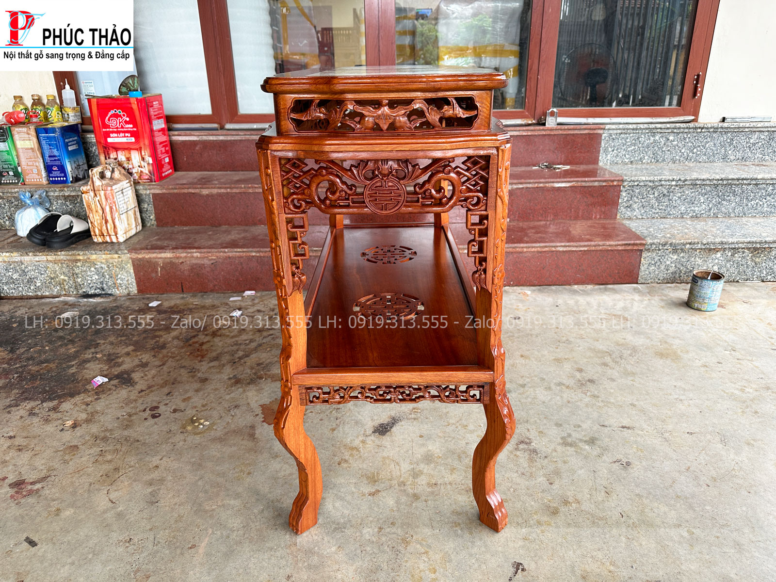 Bàn bày đồ chạm chữ thọ gỗ gụ - Tôn vinh giá trị truyền thống