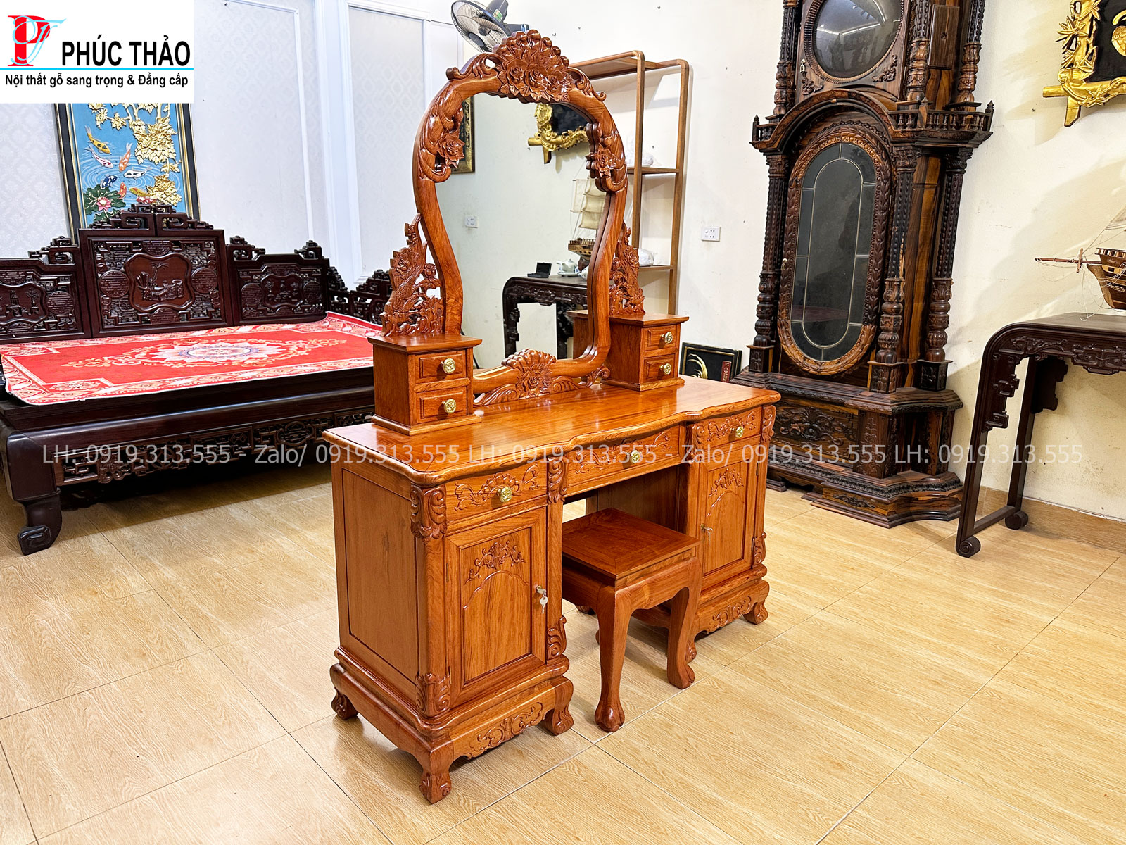 Bàn trang điểm gỗ đẹp giá trị tinh thần gắn liền với phái đẹp