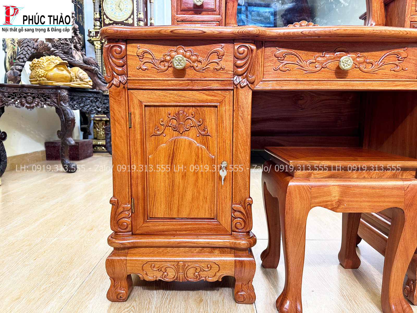 Bàn trang điểm gỗ đẹp giá trị tinh thần gắn liền với phái đẹp