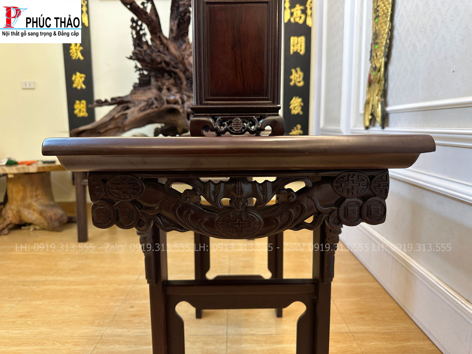 Tổng thể thiết kế của chiếc bàn trung đường bày đồ chạm dơi