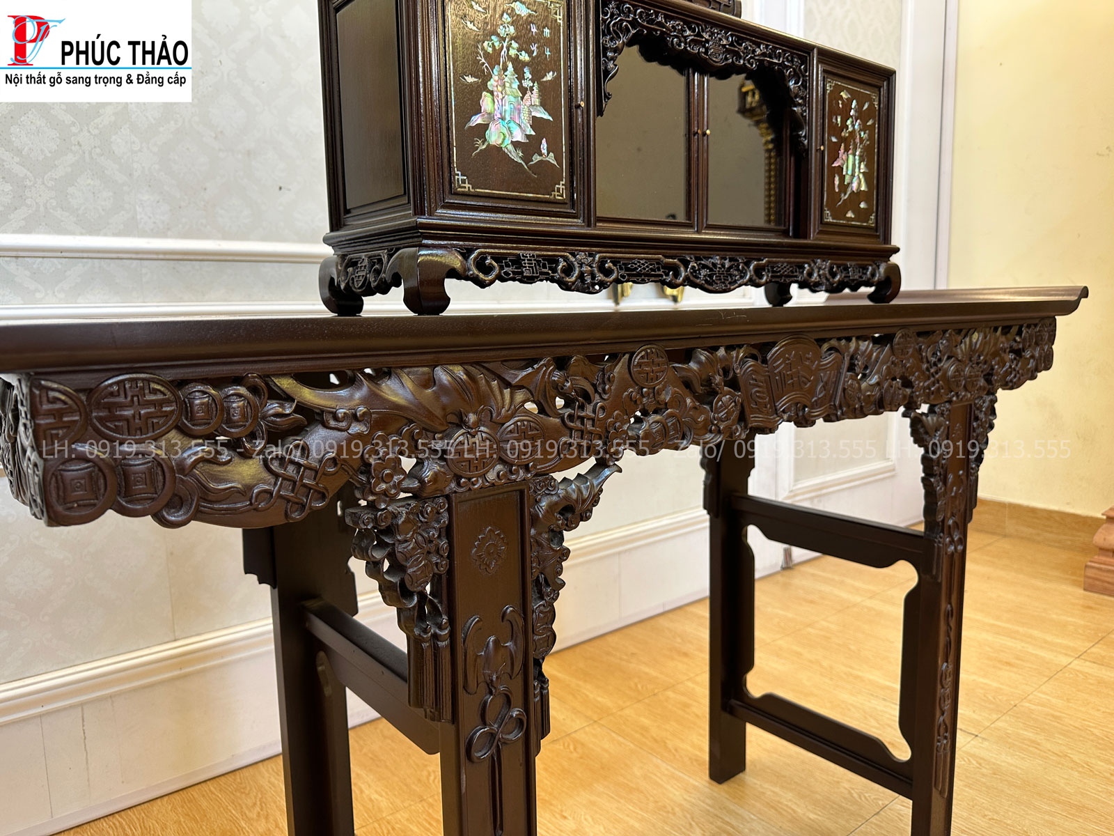 Tổng thể thiết kế của chiếc bàn trung đường bày đồ chạm dơi