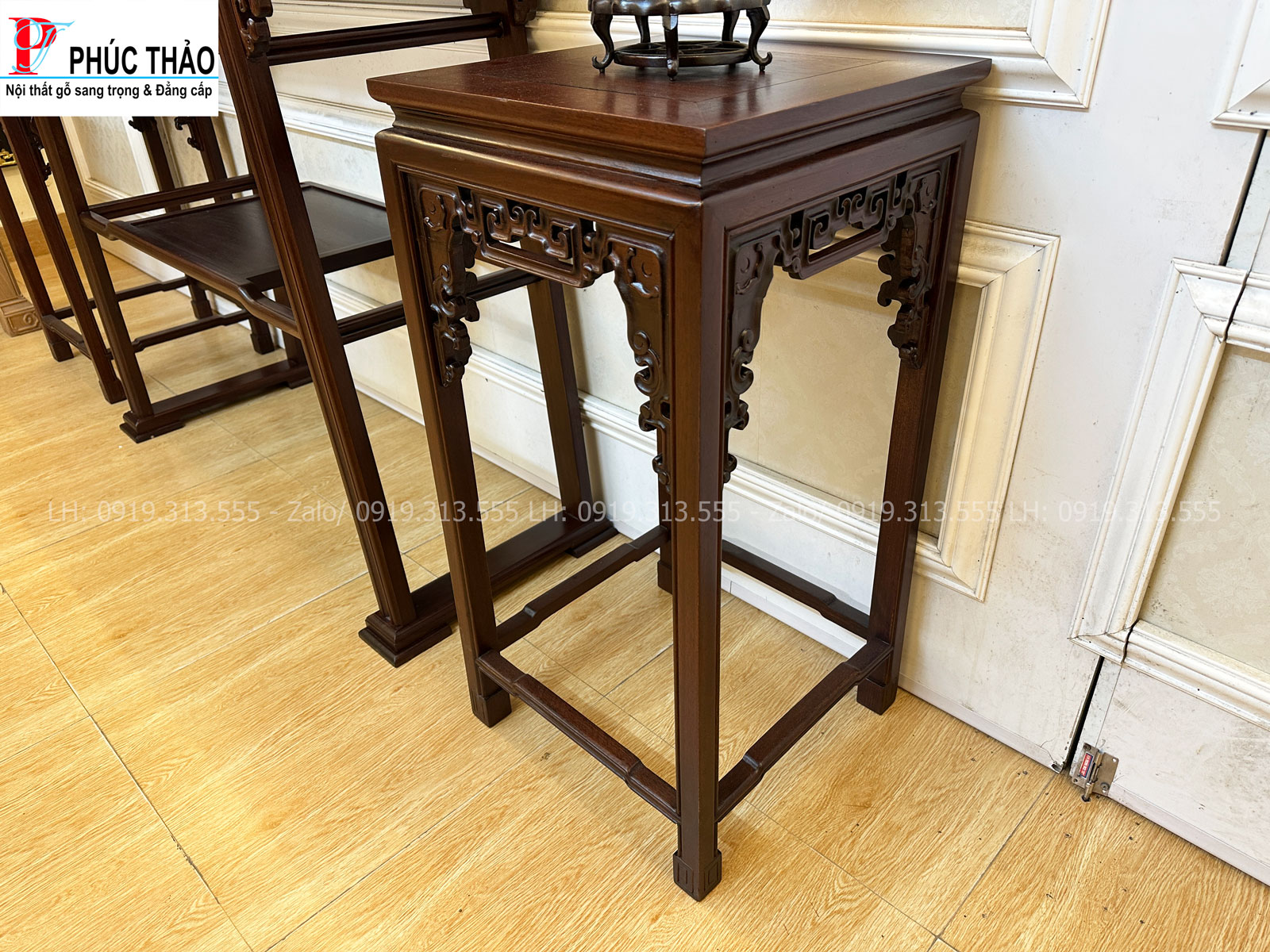 Hình ảnh chi tiết bàn đôn bày đồ