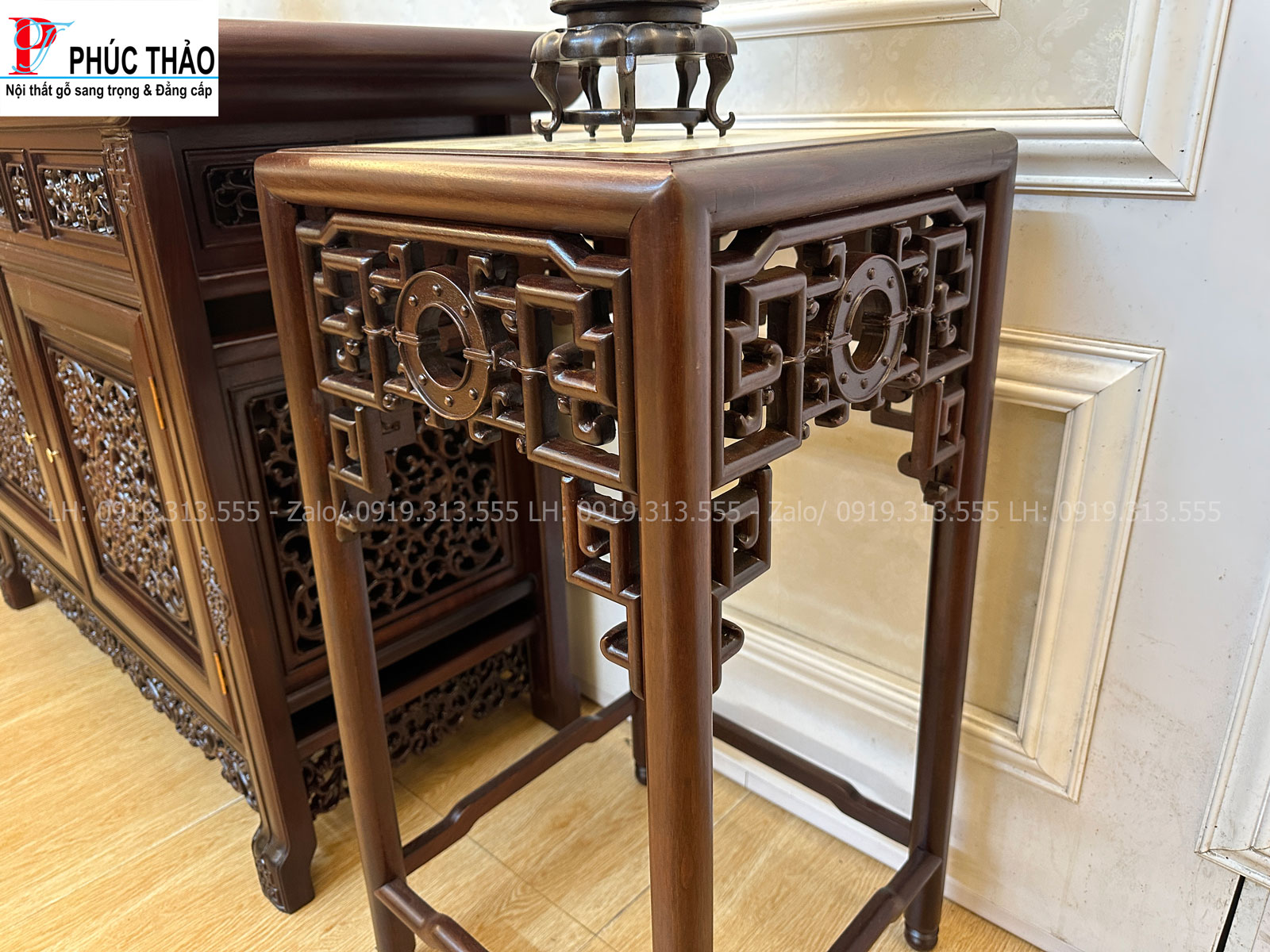 Bộ bàn đôn bày đồ thiết kế hài hòa thanh thoát