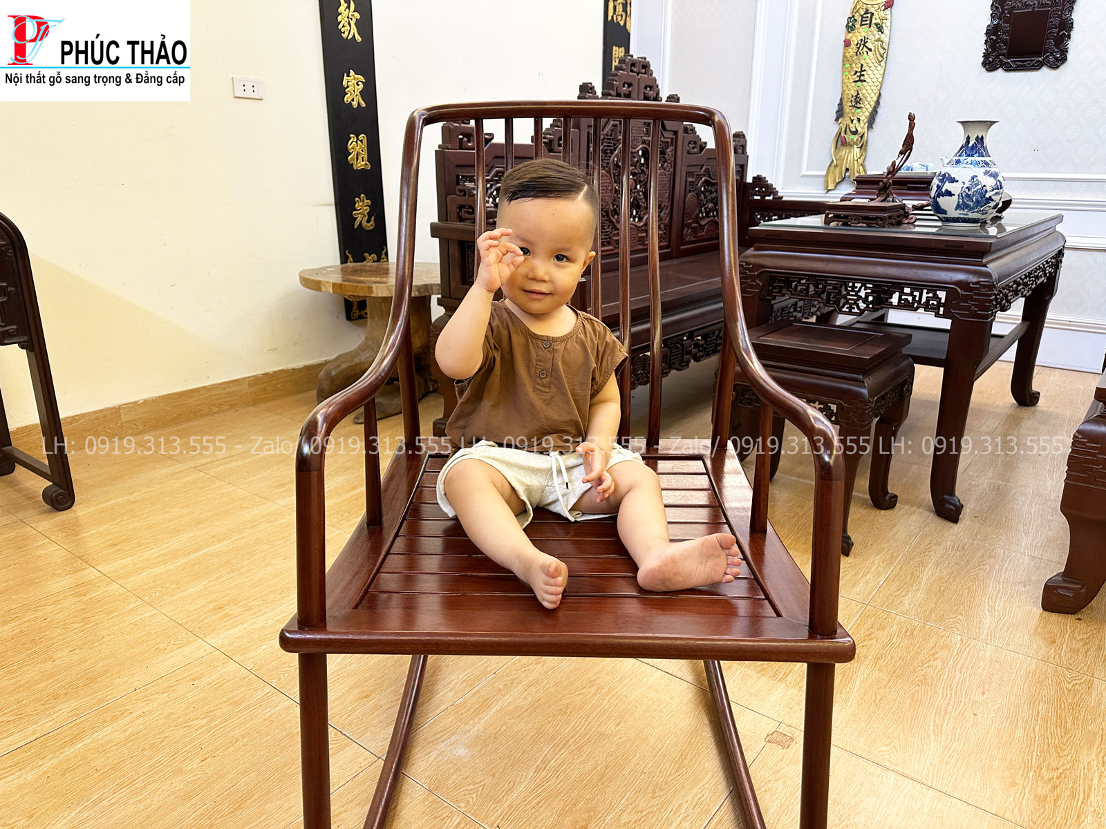 Điểm nổi bật trong thiết kế của ghế bập bênh đọc sách gỗ hương Điểm nổi bật trong thiết kế của ghế bập bênh đọc sách gỗ hương
