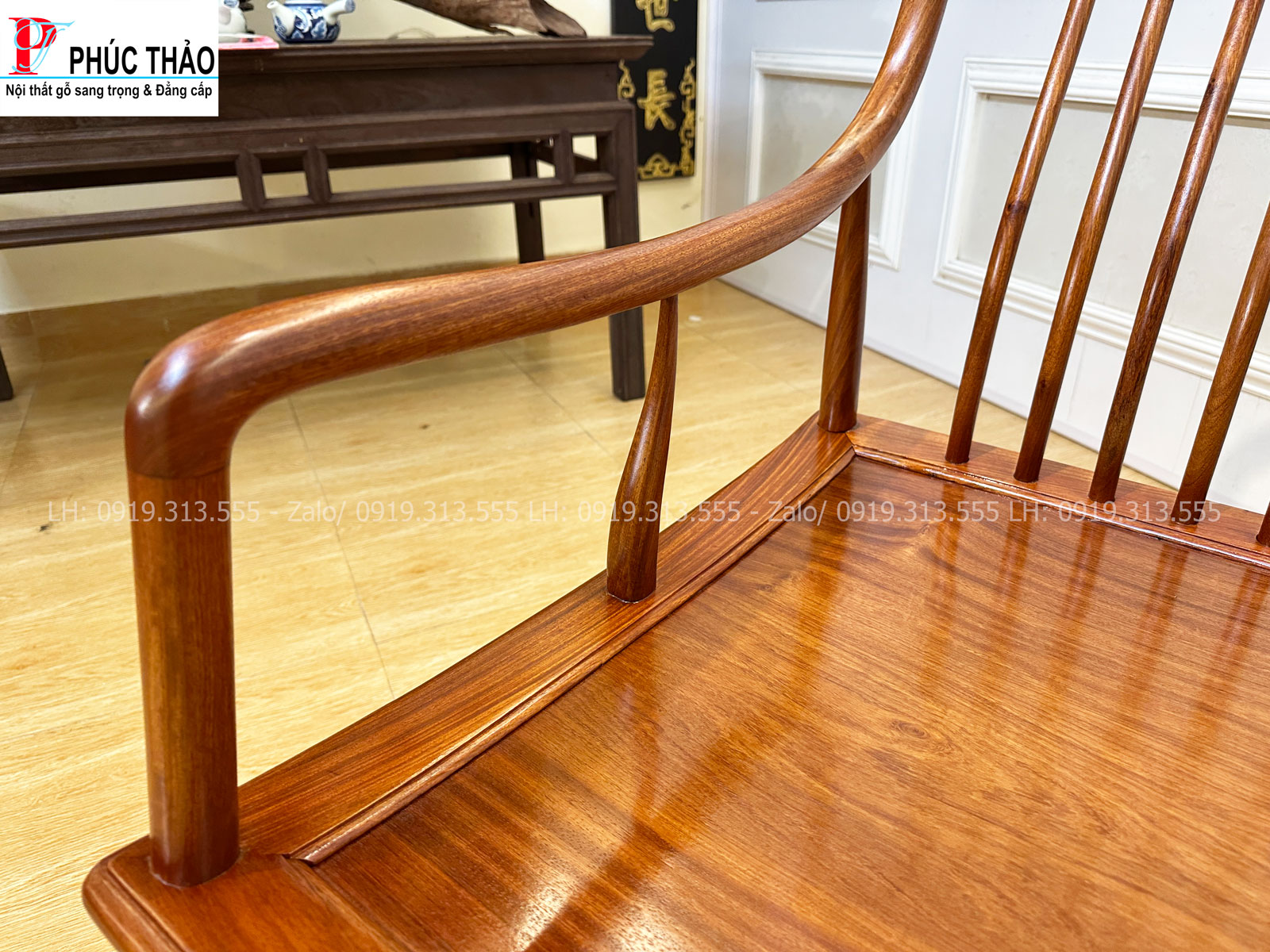 Thiết kế tinh tế của ghế bập bênh gỗ hương