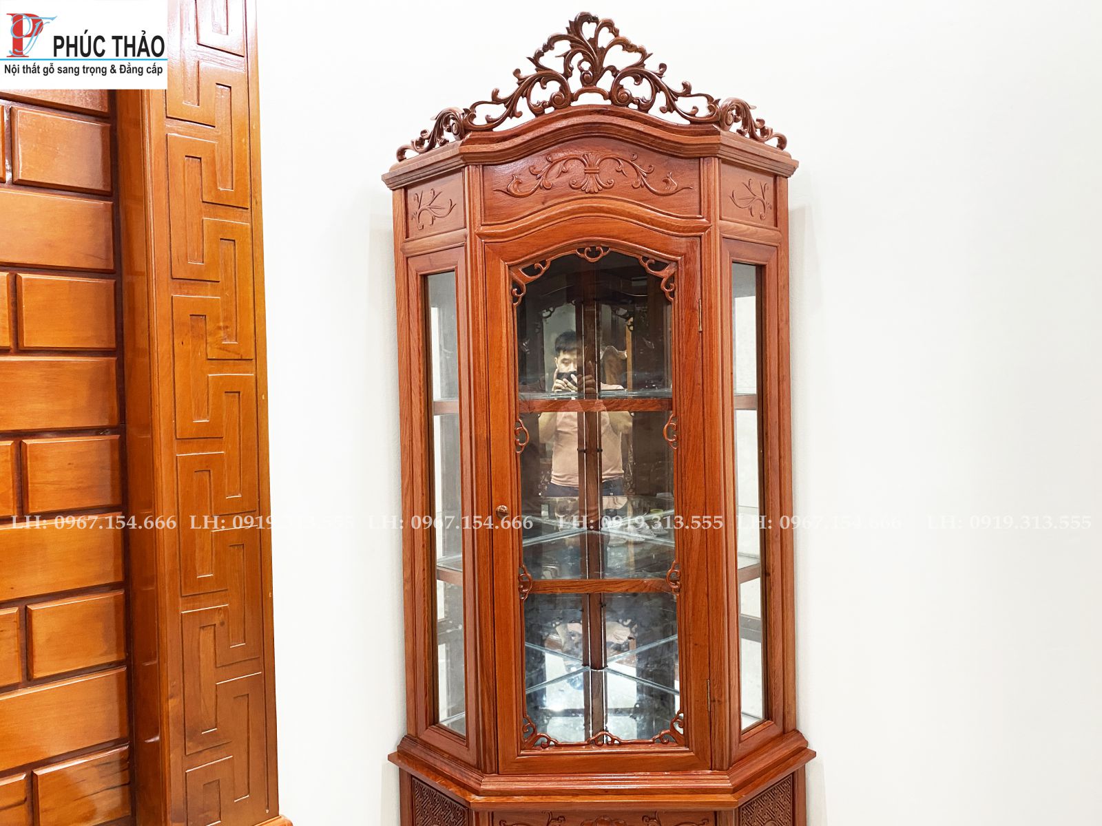 Tủ Rượu Gỗ Hương Chạm Hoa Lá Tây Sang Trọng Tinh Tế , Chất Lượng