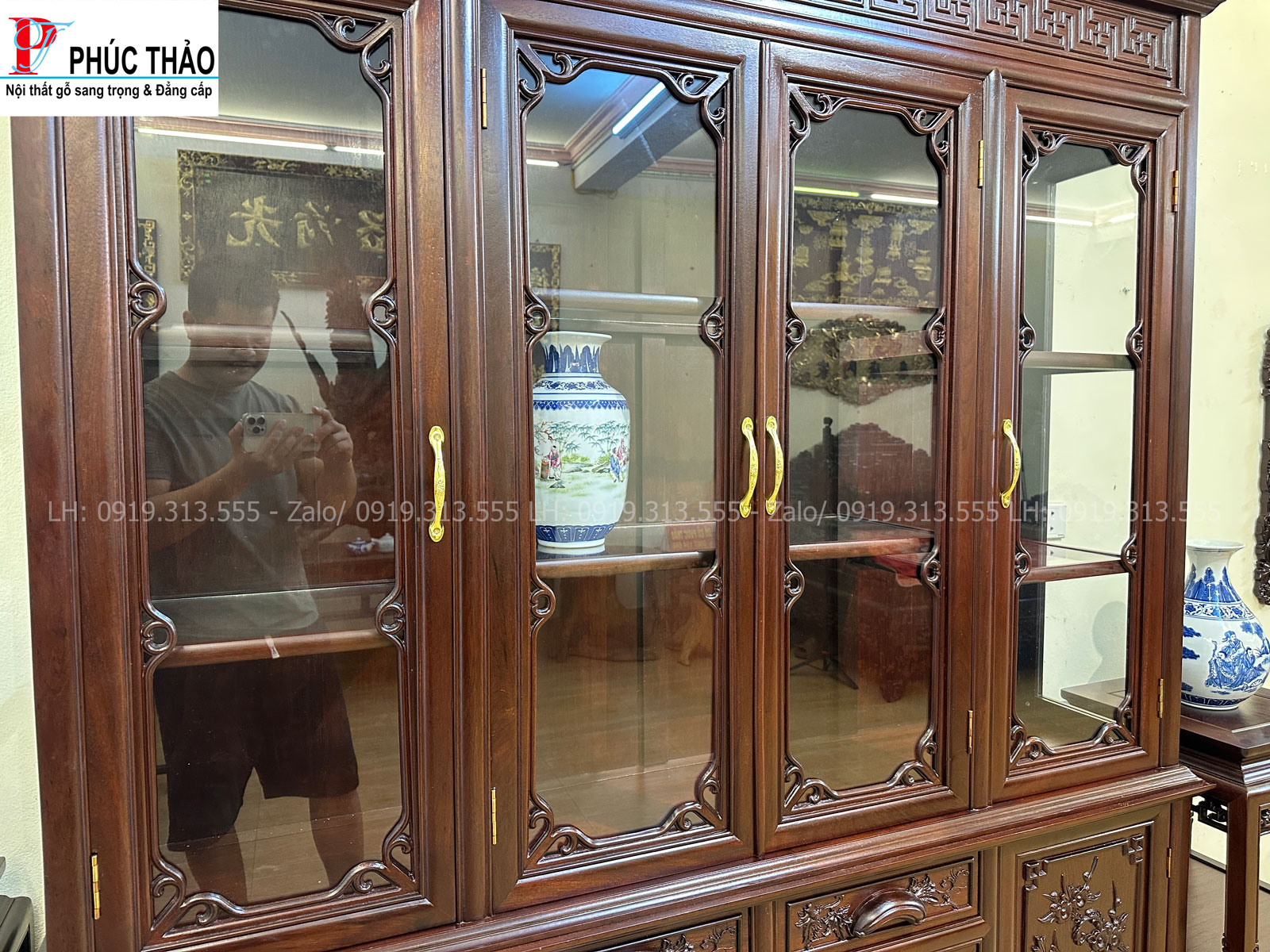 Tủ bày đồ gỗ gụ TBĐ16 tăng tính thẩm mỹ cho không gian