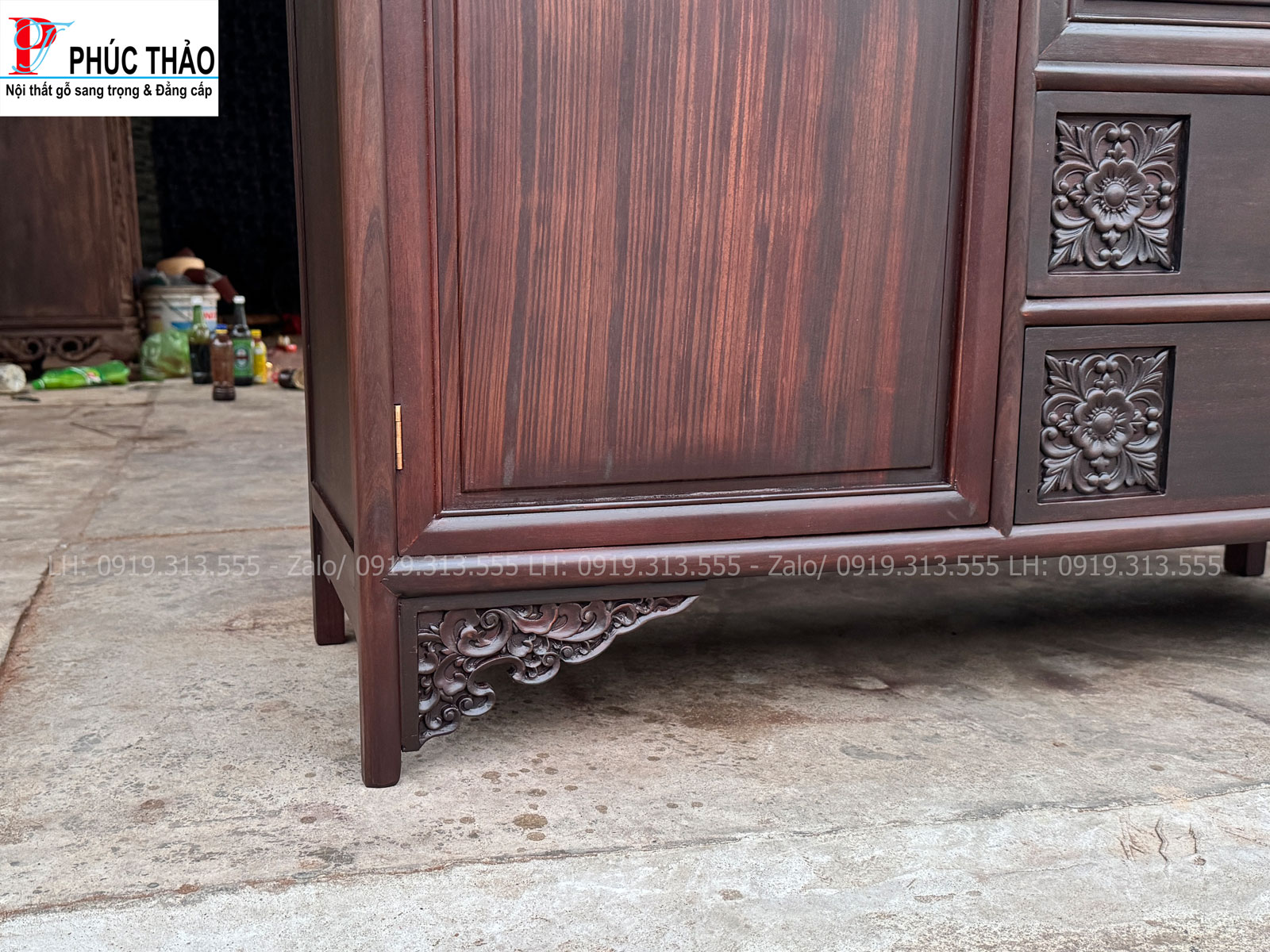 Thiết kế công năng tiện dụng của tủ bày đồ TBĐ12