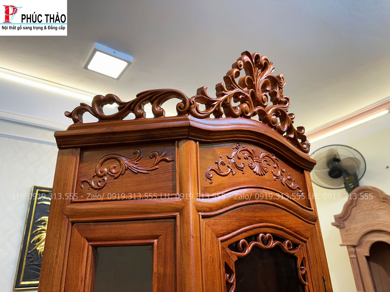 Tủ góc gỗ hương nâng tầm đẳng cấp và gu thẩm mỹ gia chủ